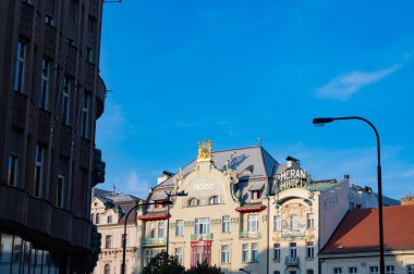 Prag, Çek Cumhuriyeti - 28 Eylül 2023 - Prag şehrinde ve çevre caddelerde yürüyüş.