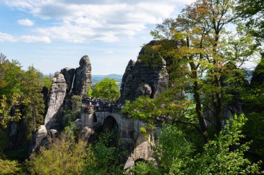 Sakson İsviçre, Almanya - 01 Mayıs 2024 - Sakson İsviçre 'de yürüyüş ve manzara keşfi.