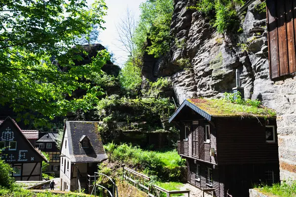 Sakson İsviçre, Almanya - 01 Mayıs 2024 - Sakson İsviçre 'de yürüyüş ve manzara keşfi.