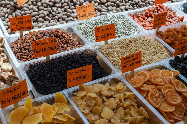 Vários Frutos Secos Frutas Vendidas Mercado Local Sicília Itália — Fotografia de Stock