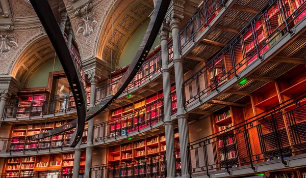 フランス 2022年10月20日 建築家ジャン パスカルによって建てられた国立図書館 リシュリューのサイト フランスの楕円形の読書室 アルフレッド レクーラは1897年から1932年まで — ストック写真