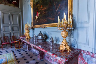 CHAMPS SUR MARNE, FRANCE, Kasım 02, 2022: Fransa, Paris yakınlarındaki Champs sur Marne şatosunun iç mimarisi ve dekorasyonu