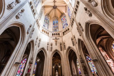 La FERTE BERNARD, SARTHE, FRANCE, 27 Mart 2022: Mimar Mathurin Delabord 'un Notre Dame des marais kilisesinin iç mimari ve mimari dekorları, 16. yüzyıl