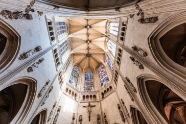 La FERTE BERNARD, SARTHE, FRANCE, 27 Mart 2022: Mimar Mathurin Delabord 'un Notre Dame des marais kilisesinin iç mimari ve mimari dekorları, 16. yüzyıl