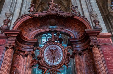 PARIS, FRANCE, ECTOBER 06, 2022: Paris, Fransa 'daki Saint Eustache kilisesinin mimari detayları