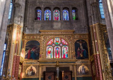 PARIS, FRANCE, ECTOBER 06, 2022: Paris, Fransa 'daki Saint Eustache kilisesinin mimari detayları