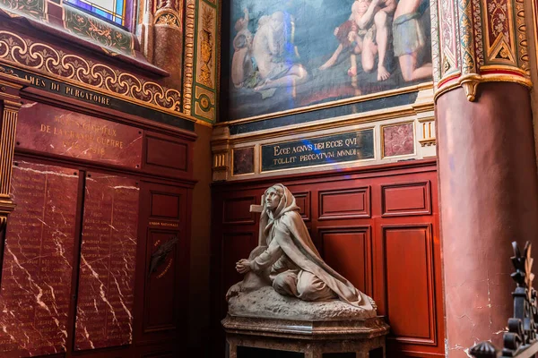 stock image PARIS, FRANCE, OCTOBER 06, 2022 : interiors architectural details of Saint Eustache church, in Paris, France