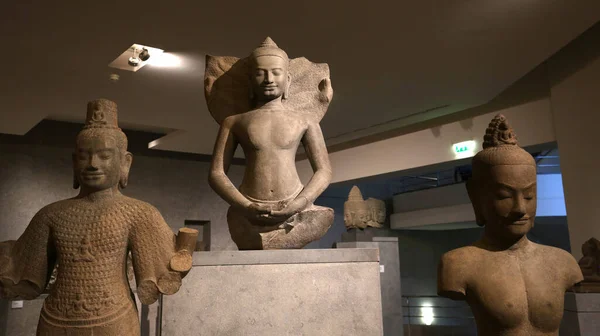 Париж Франция Октября 2022 Старая Статуя Азиатского Храма Музее Искусств — стоковое фото