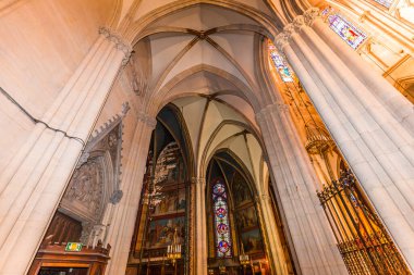 PARIS, FRANCE, ECTOBER 06, 2022: Paris, Fransa 'daki Saint Clotilde Kilisesi' nin mimari detayları