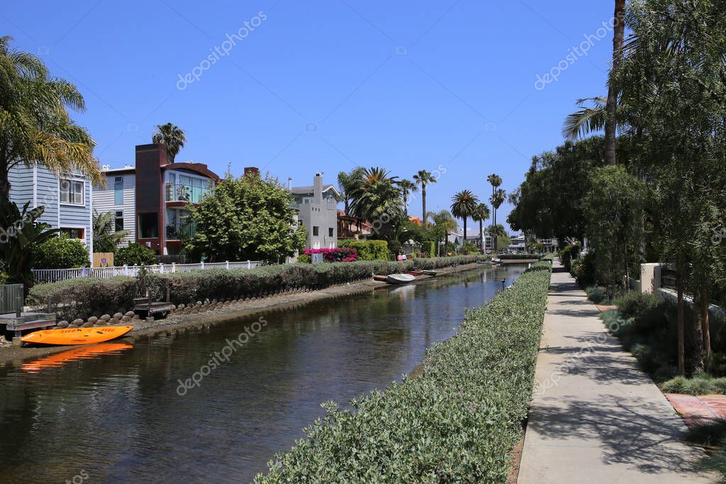 venice-beach-united-states-april-14-2015-venice-beach-canal