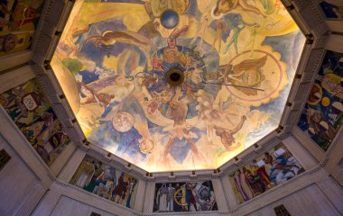 LOS ANGELES, CALIFORNIA - 12 Nisan 2015: Los Angeles, Kaliforniya, ABD 'deki Griffith gözlemevinin iç ve mimari detayları