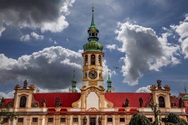 Prag, Çek Cumhuriyeti, Eylül 08: Loreta Kilisesi 'nin mimari detayları, Eylül 08, 2019 Prag, Çek Cumhuriyeti