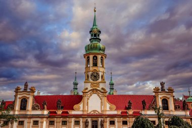 Prag, Çek Cumhuriyeti, Eylül 08: Loreta Kilisesi 'nin mimari detayları, Eylül 08, 2019 Prag, Çek Cumhuriyeti