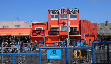 Venedik Plajı, Birleşik Devletler - 14 Nisan 2015: Venedik plajı, Los Angeles, Kaliforniya, Amerika Birleşik Devletleri 'ndeki binaların üzerine duvar boyanmış