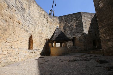 CASTELNAUD, FRANCE, 16 Temmuz 2015: Fransa Dordogne, Fransa 'da Chateau de Castelnaud la chapelle, 16 Temmuz 2015