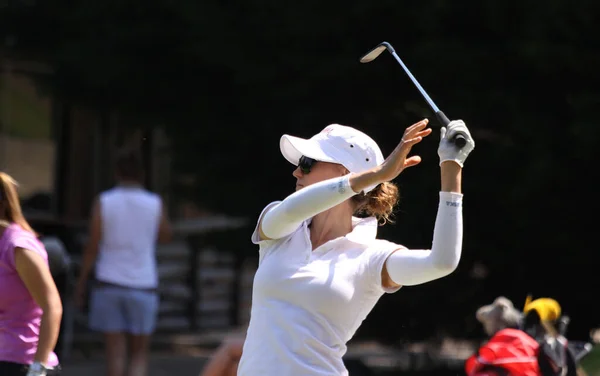 Lady Golfer Ένα Γήπεδο Γκολφ Fourqueux Γαλλία Ιούνιος 2013 — Φωτογραφία Αρχείου
