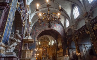 LIsle sur la Sorgue, Fransa 14 Ekim 2013 Ortaçağ Kilisesi, LIsle sur la Sorgue köyü, Luberon, Vaucluse, Provence, Fransa.