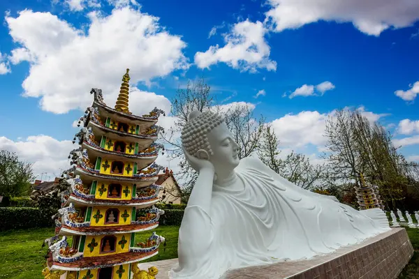 Noyant Allier Francia Aprile 2023 Dettagli Esterni Statue Nel Giardino — Foto Stock