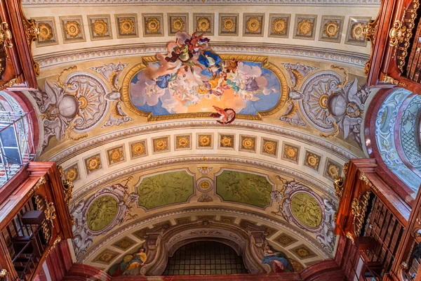 ウィーン オーストリア 2023年5月24日 ウィーン国立図書館のインテリア フレスコ画 建築の詳細 — ストック写真