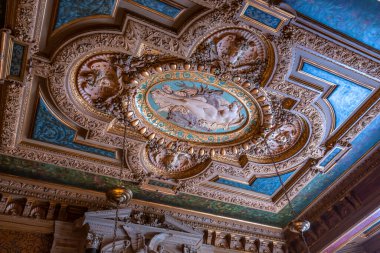 PARIS, FRANCE, HAZİRAN 24 HAZİRAN 2023 İçişleri, Koleksiyonlar, La Paiva Köşkü mobilya ve dekorasyonları, Şanzelize, Paris, Fransa