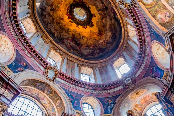 Vienna Austria Maggio 2023 Interni Affreschi Dettagli Architettonici Della Chiesa — Foto Stock