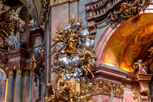 stock image VIENNA, AUSTRIA, MAY 25, 2023 : interiors, frescoes and architectural details of Peterskirche church