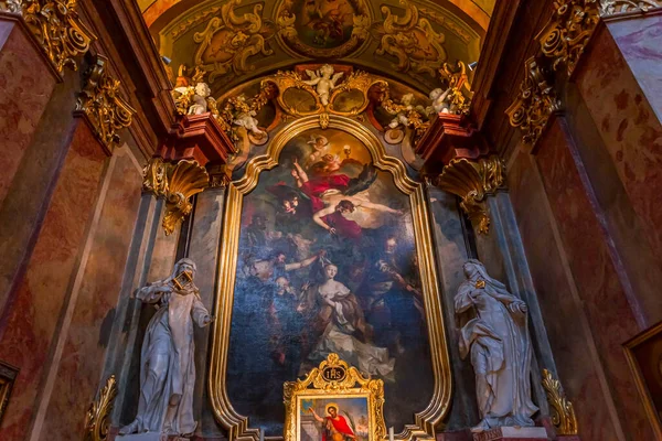 Vienna Austria May 2023 Interiør Fresker Arkitektoniske Detaljer Peterskirche Kirke – stockfoto