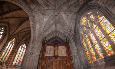 ABBEVILLE, SOMME, FRANCE, 18 HAZİRAN 2023: Saint Sepulcre Kilisesi 'nin iç mimari detayları ve dekorasyonları