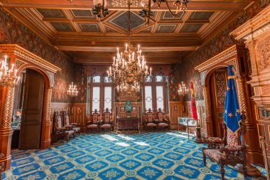 ORLEANS, FRANCE, 17 NİSAN 2023: Groslot Sarayı 'nın iç mimari dekorları, tarihi şehir salonu