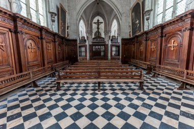 SAINT RIQUIER, SOMME, FRANCE, 17 HAZİRAN 2022: Saint Riquier Manastırı Kilisesi 'nin iç mimari dekorasyonu