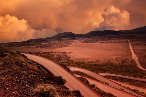 Piton de la Fournaise volkanı yolu, Reunion adası, Hint okyanusu, Fransa