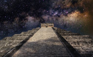 Chichen Itza 'daki Büyük Maya Piramidi Yucatan, Meksika