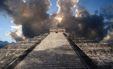 Chichen Itza 'daki Büyük Maya Piramidi Yucatan, Meksika
