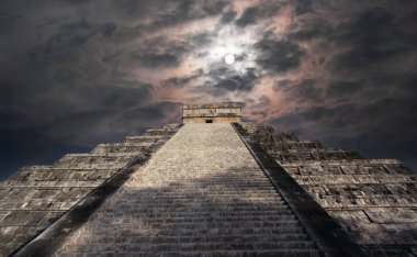 Chichen Itza 'daki Büyük Maya Piramidi Yucatan, Meksika