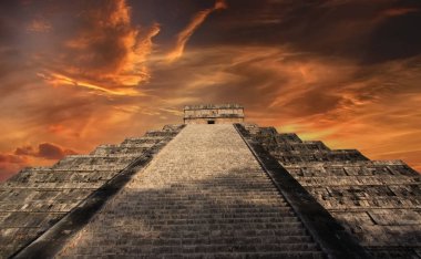 Chichen Itza 'daki Büyük Maya Piramidi Yucatan, Meksika