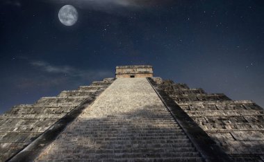 Chichen Itza 'daki Büyük Maya Piramidi Yucatan, Meksika