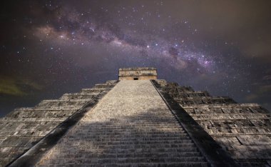 Chichen Itza 'daki Büyük Maya Piramidi Yucatan, Meksika