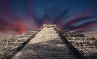 Chichen Itza 'daki Büyük Maya Piramidi Yucatan, Meksika