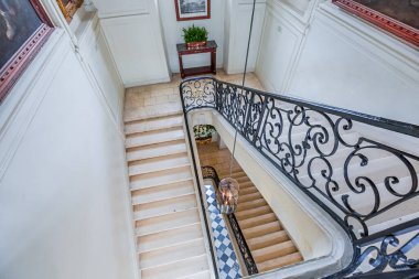 ANGERS, FRANCE, 25 Mart 2024: Angers, Loire Valley, Fransa yakınlarındaki Chateau de Villandry 'nin iç dekorları