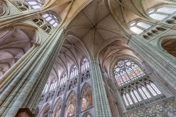 stock image MEAUX, FRANCE, APRIL 18, 2023 :  interiors and architectural details of the Saint Etienne cathedral in Meaux, France