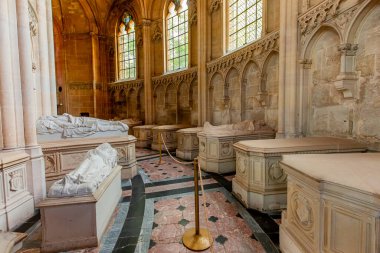 DREUX, FRANCE, 15 Mayıs 2024: 19. yüzyılda inşa edilen Dreux Kraliyet Şapeli, Orleans Hanedanı üyelerinin geleneksel gotik gömme yeridir.. 