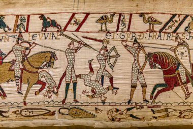 BAYEUX, FRANCE, 14 Mayıs 2024: Bayeux 'nun duvar halısı, 1066 yılındaki Hastings savaşını, İngiltere' nin Norman fethini betimliyor.