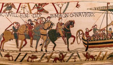 BAYEUX, FRANCE, 14 Mayıs 2024: Bayeux 'nun duvar halısı, 1066 yılındaki Hastings savaşını, İngiltere' nin Norman fethini betimliyor.