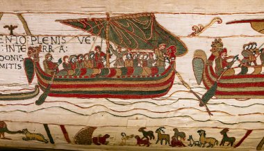 BAYEUX, FRANCE, 14 Mayıs 2024: Bayeux 'nun duvar halısı, 1066 yılındaki Hastings savaşını, İngiltere' nin Norman fethini betimliyor.