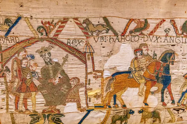 BAYEUX, FRANCE, 14 Mayıs 2024: Bayeux 'nun duvar halısı, 1066 yılındaki Hastings savaşını, İngiltere' nin Norman fethini betimliyor.