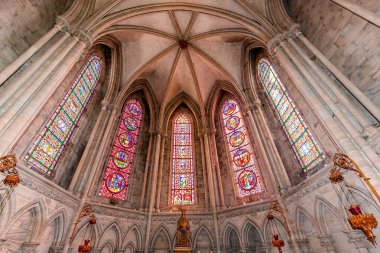 BAYEUX, FRANCE, 14 Mayıs 2024: Bayeux Leydisi Katedrali 'nin mimari dekorları, norrmandiya