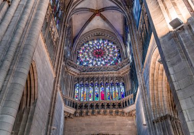 EVREUX, FRANCE, 11 Mayıs 2024: Evreux Leydimizin Katedrali 'nin iç mimari ve mimari dekorları