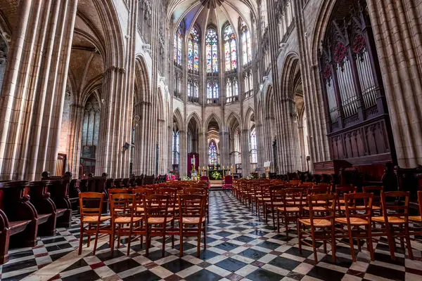 stock image EVREUX, FRANCE, MAY 11, 2024 : interiors and architectural decors of Cathedral of Our Lady of Evreux