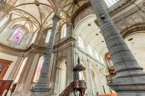 Stock image CAMBRAI, PICARDY, FRANCE, JUNE 13, 2024 : interiors and architectural details of gothic church of Saint Gery