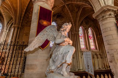 LISIEUX, CALVADOS, NORMANDY, FRANCE, 12 Mayıs 2024: Katedral Aziz Peter Katedrali 'nin iç mimari süslemeleri
